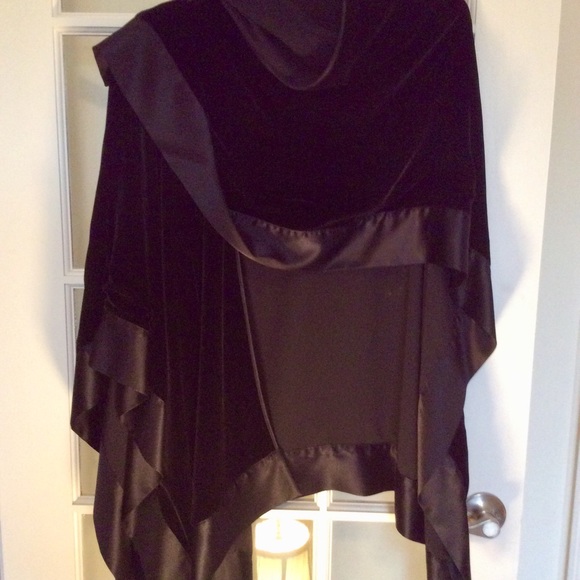 Women’s capes - Picture 4 of 7